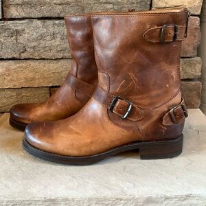 Frye sz 11B brown leather Veronica boot with buckle and back zipper